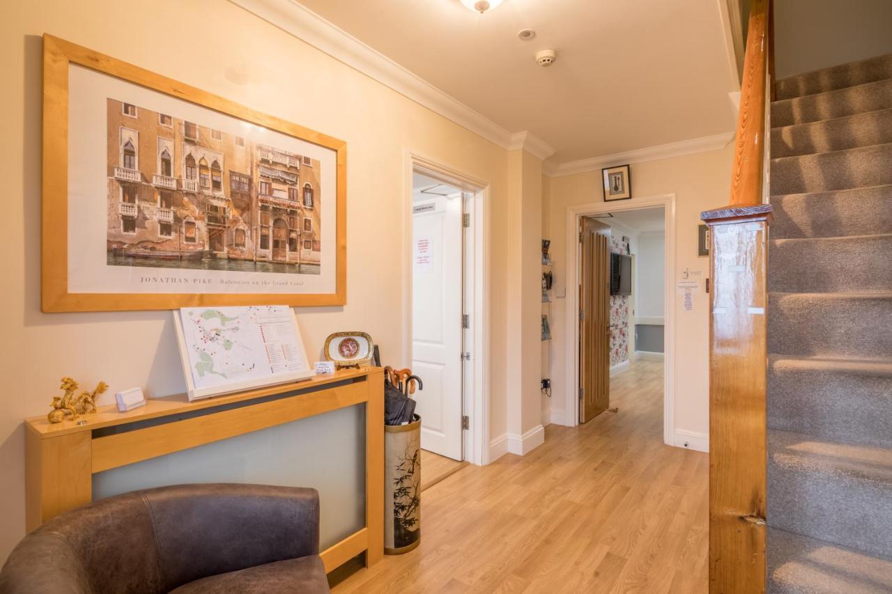Autumn House Gasthof 4*