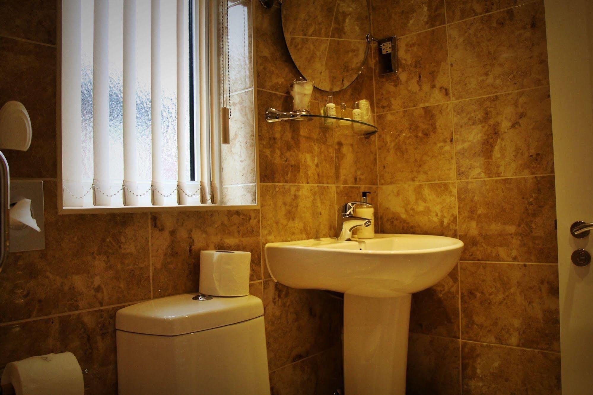 Autumn House 4* CBG